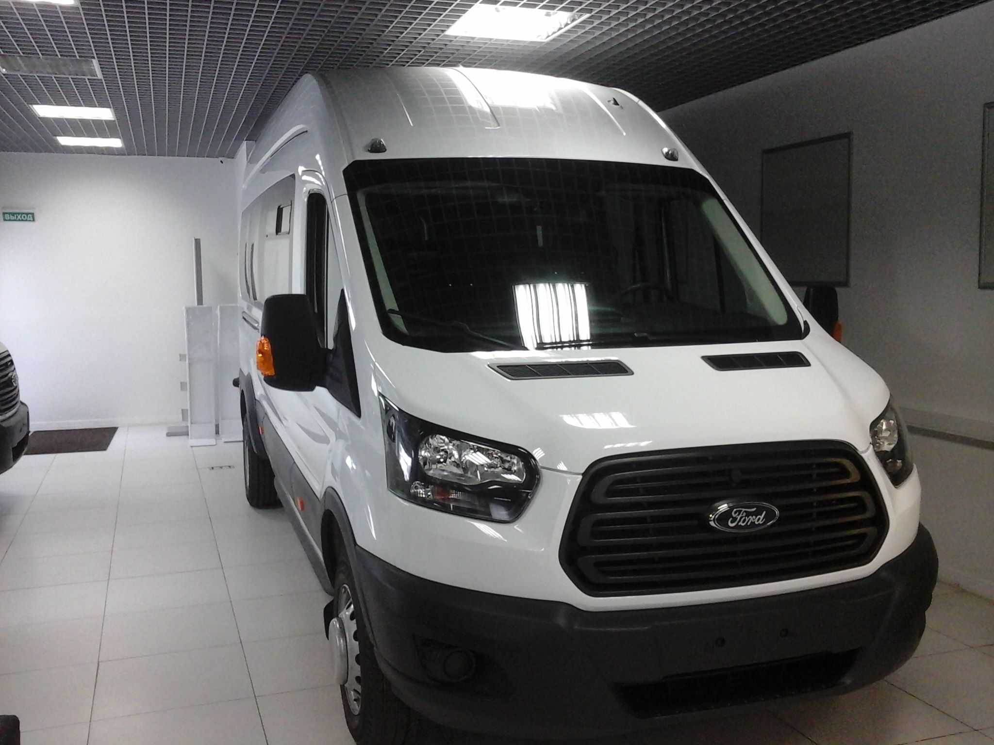 Ford Transit 171 туристический микроавтобус