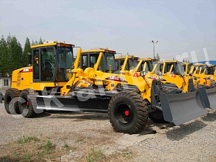 Автогрейдер XCMG GR215