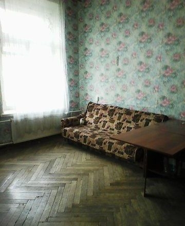 Сдается комната в 4х комнатной квартире.