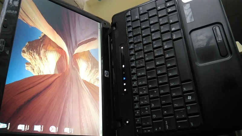 Ноутбук HP Compaq 2230S 2 ядра 2 Ghz 1 Gb 150 hdd 12,1 dvd wi-fi camera