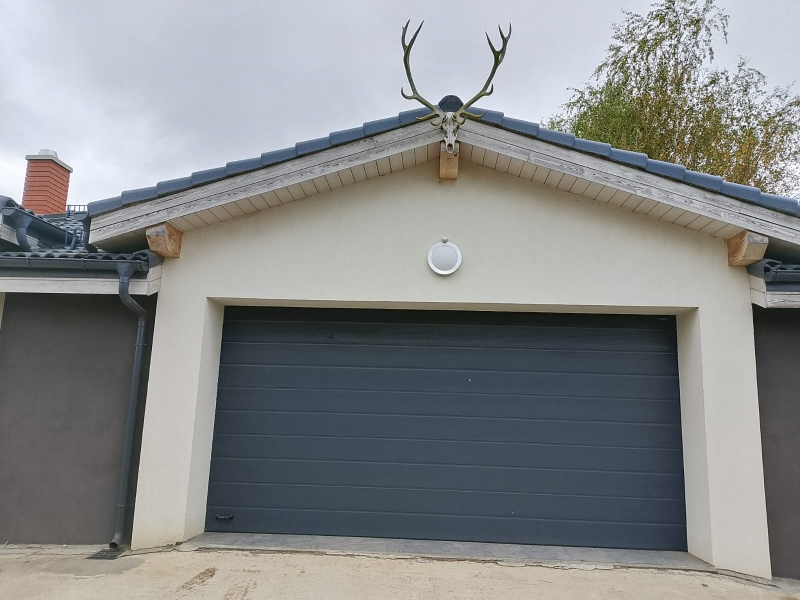 Гаражные секционные ворота 30002152300 под ключ за 14 дней